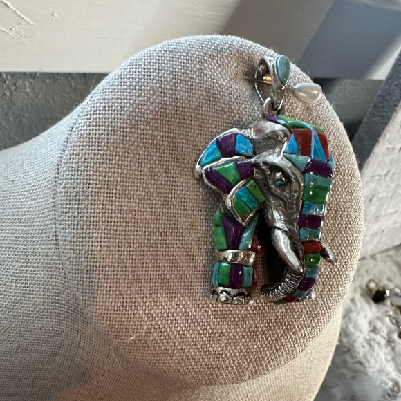 Beautiful Solid Sterling Silver Elephant Pendant in Turquoise & Coral Stones - Picture 6 of 12